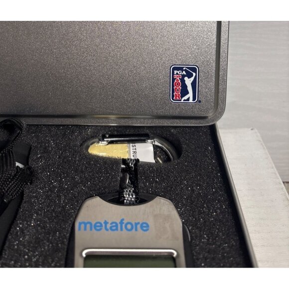 PGA Tour Golf Scope 5 x 20 Range Finder & Digital Scorekeeper Set - Picture 3 of 7